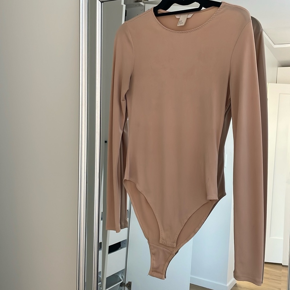 H&M Nude longsleeve bodysuit